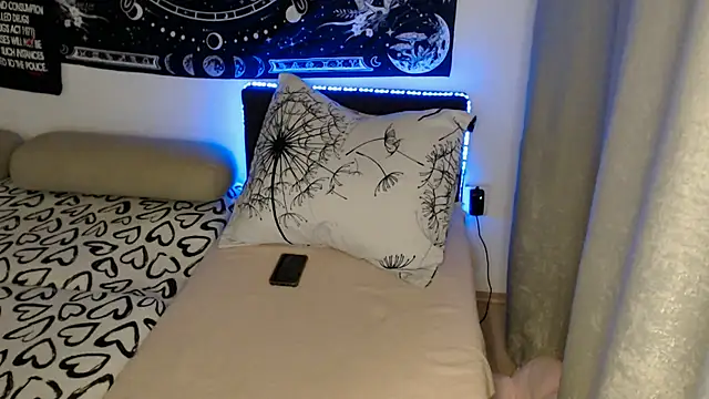 AlienforTwenty Live XXX-chat