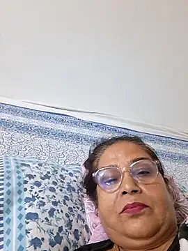 Priya-696's Webcam Show