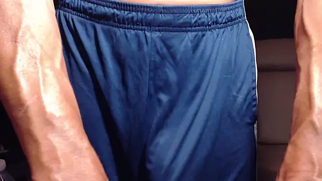 ThickD2C live XXX chat