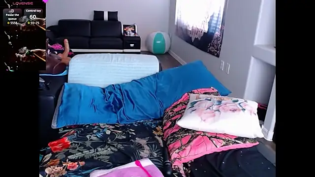 ReeseZen XXX чат на живо