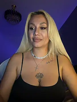 Онлайн чат XXX AlmaBby