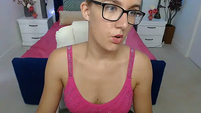 Yennyloves live XXX chat