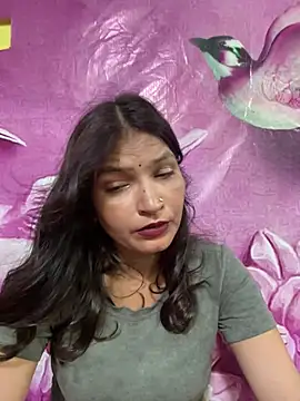 Priyaa_1433's Live XXX Chat