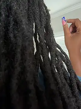 צ'אט XXX בשידור חי של GirthGoddessCoco