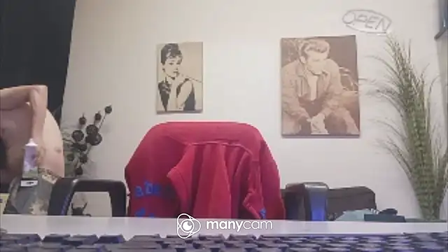 XXX chat uživo modela der_dino30
