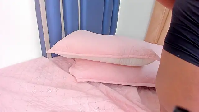 Harmony-01 webcam show