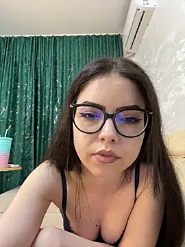 KaylaLewyss élő XXX-chatje