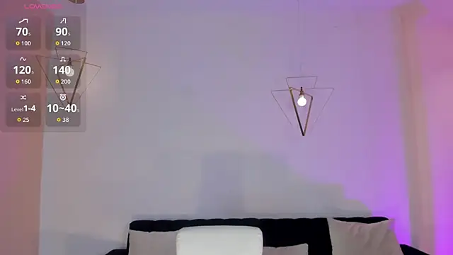 NiaHolland Chat XXX live