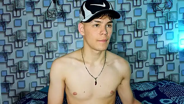 LoganSteel_ élő XXX-chatje