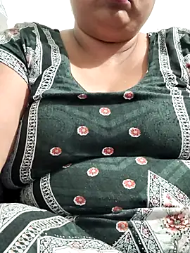Hot_indian_Milf live XXX chat
