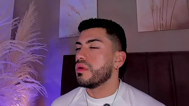 Alexander_Diazz Adlı Modelin Canlı XXX Sohbeti