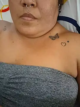 CurvyHeat élő XXX-chatje