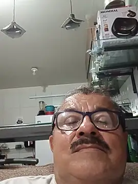 Chat XXX en directo de Misterymem63