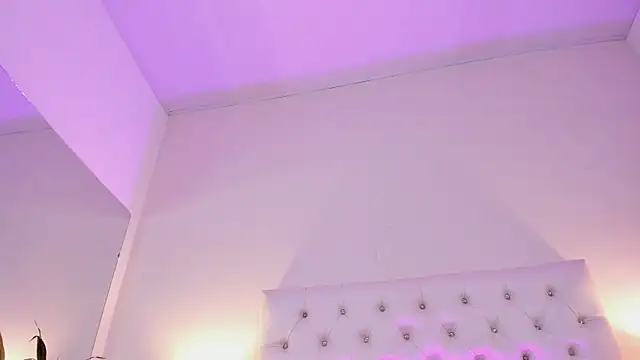 Tiffanny_Gomez Adlı Modelin Canlı XXX Sohbeti