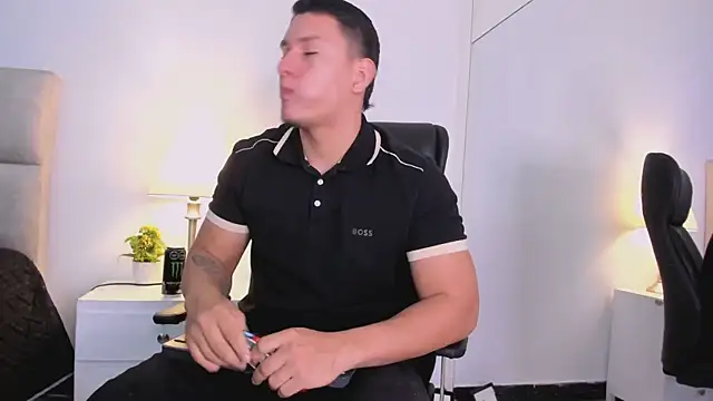 Chriss_Diamond 即時 XXX 聊天