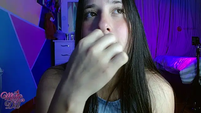 Chat XXX en directo de Mysticdooll69