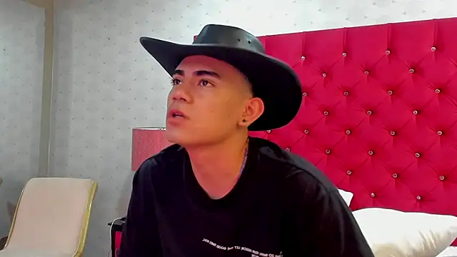 JadenJake élő XXX-chatje