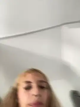 VIOLETA-1122 élő XXX-chatje