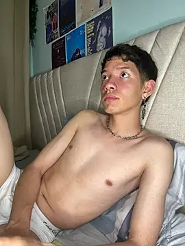heyy_noah11 Adlı Modelin Canlı XXX Sohbeti