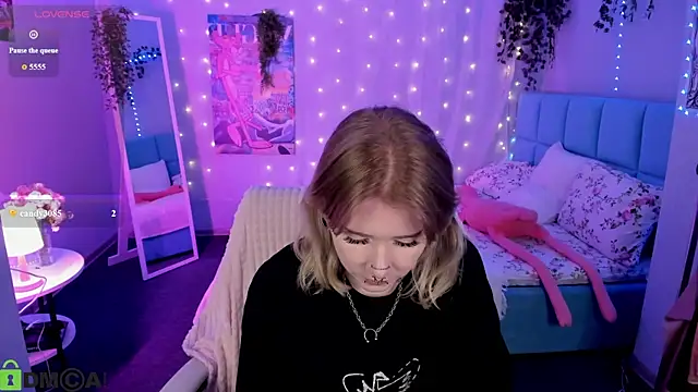 Chat +18 de Elira_Vane ao vivo
