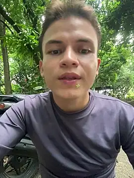 _Leo_Boy Chat XXX live