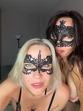 Онлайн чат XXX Elle_Milfa