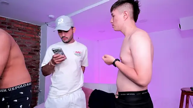 Spaceboyss18: απευθείας συνομιλία ΧΧΧ