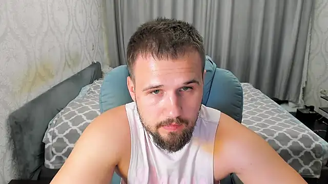 Vladik_b live XXX chat