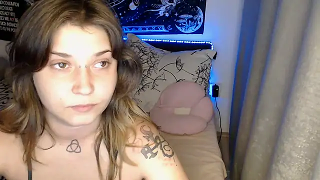 צ'אט XXX בשידור חי של AlienforTwenty