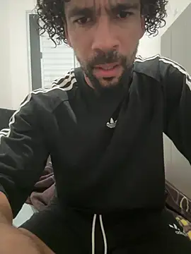 Yourman18c – Naživo XXX chat