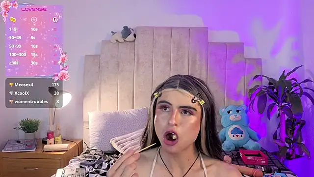 Emilly-hall live XXX chat