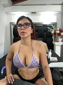 Arianna_Jones1 élő XXX-chatje