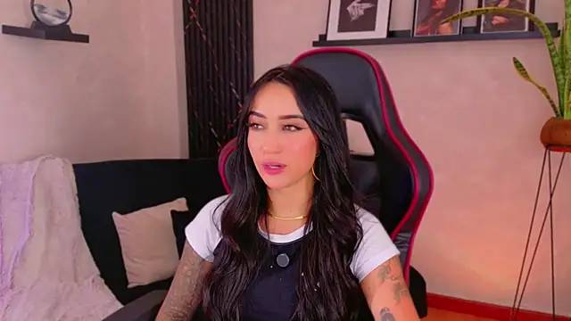 Živý XXX chat EmmyEvans1