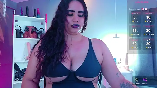 Chatroom XXX en direct de MariaGaitan