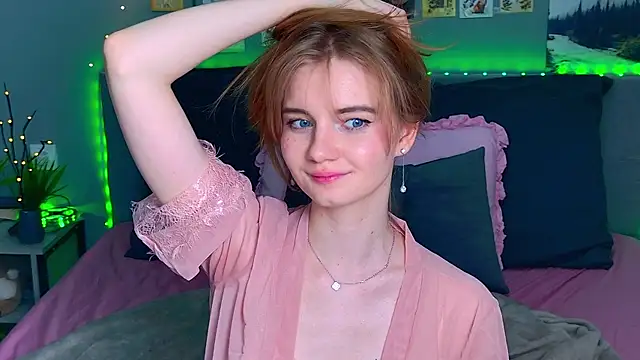 ElfieWhite's Live XXX Chat