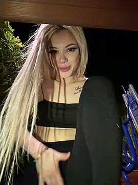 AlyssaFoxx_'s Live XXX Chat