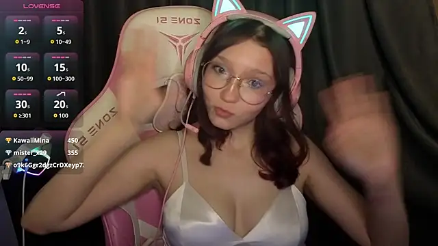 PiinkiAura – Live XXX-chat