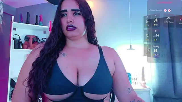 צ'אט XXX בשידור חי של MariaGaitan