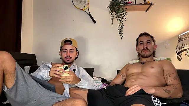 Aaron_wheel live XXX chat