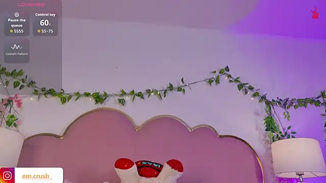 AriaCush live XXX chat