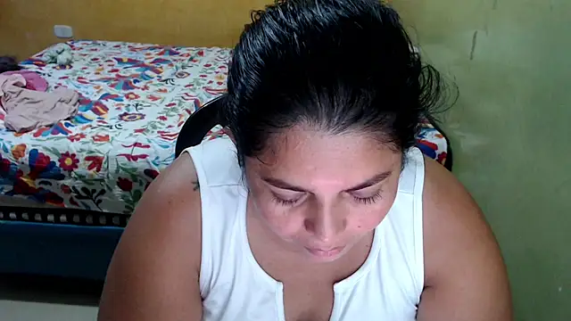 yulieth_bbw's Live XXX Chat