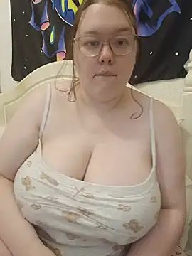Sexycurvyemilyy – webcam-show