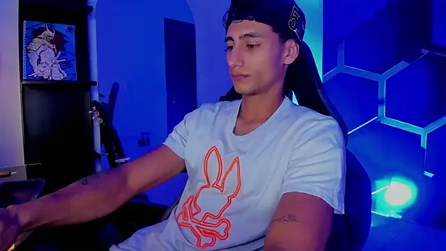 Chatroom XXX en direct de MaxiimoRomano_