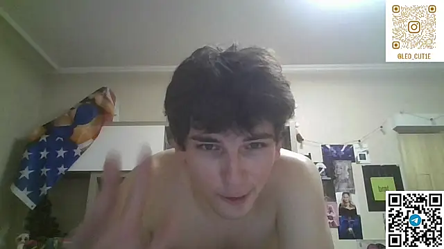 Вебкам-шоу leo_cutie