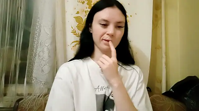 SARACUTIELOL Adlı Modelin Canlı XXX Sohbeti