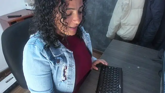 Natasha_Fox_Bmsn Live XXX chat
