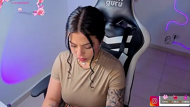 צ'אט XXX בשידור חי של Victoryyy_
