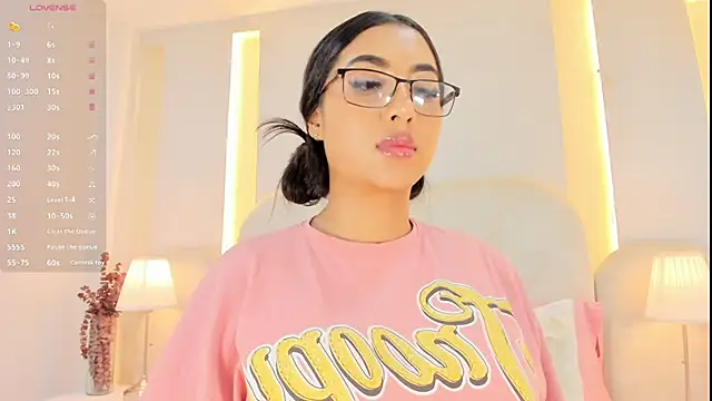 Chat +18 de SalomeeBell ao vivo