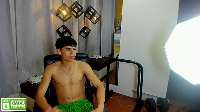 Ryan_grayx Adlı Modelin Canlı XXX Sohbeti