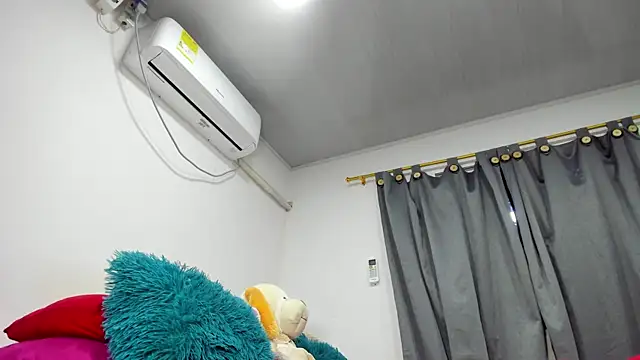 vennuss19's Live XXX Chat